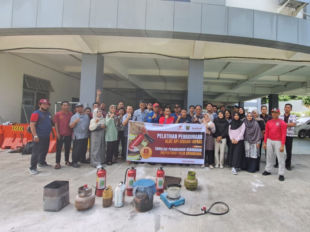 Pelatihan (APAR) dan Simulasi Pananganan Kebakaran Dikantor Inspektorat Kota Samarinda